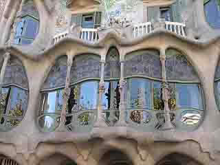  إسبانيا:  برشلونة:  
 
 Casa Batlló
